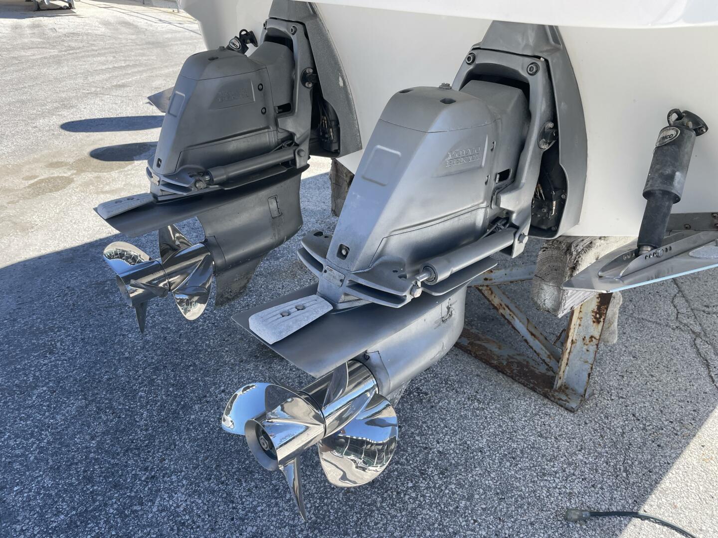 2019 Monterey 328SS - Image 7