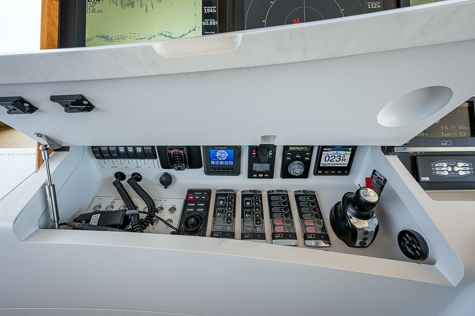2017 F&S Cusotm Express Sportfish - Image 35