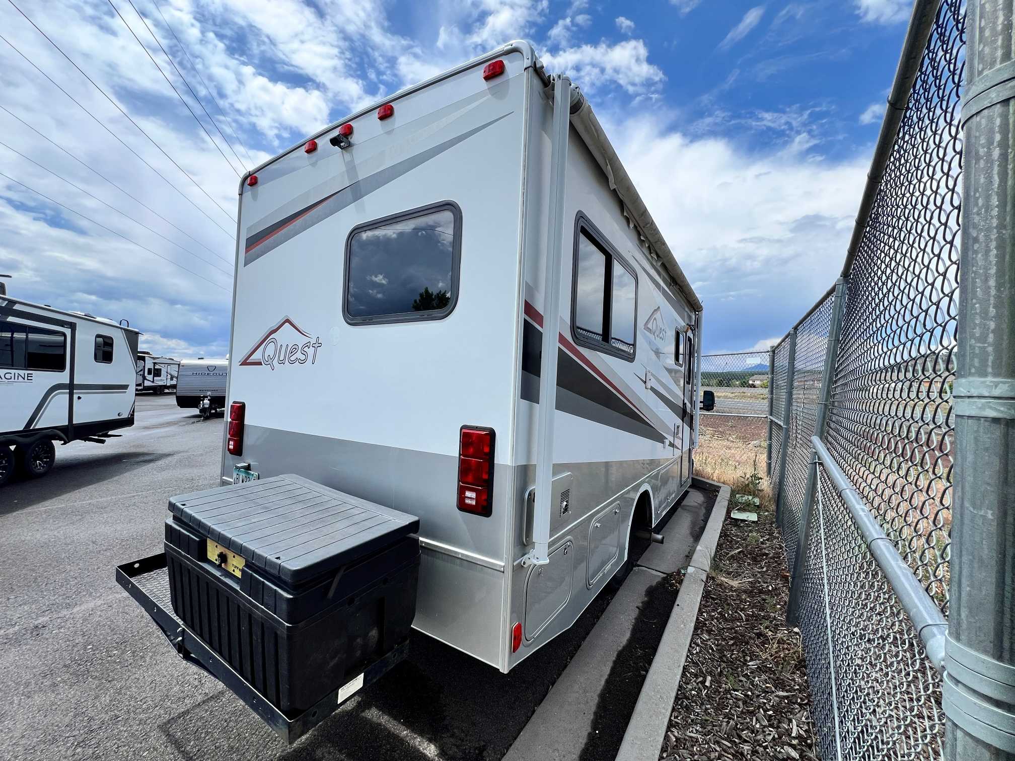 2010 Fleetwood Quest 24SL - Image 4