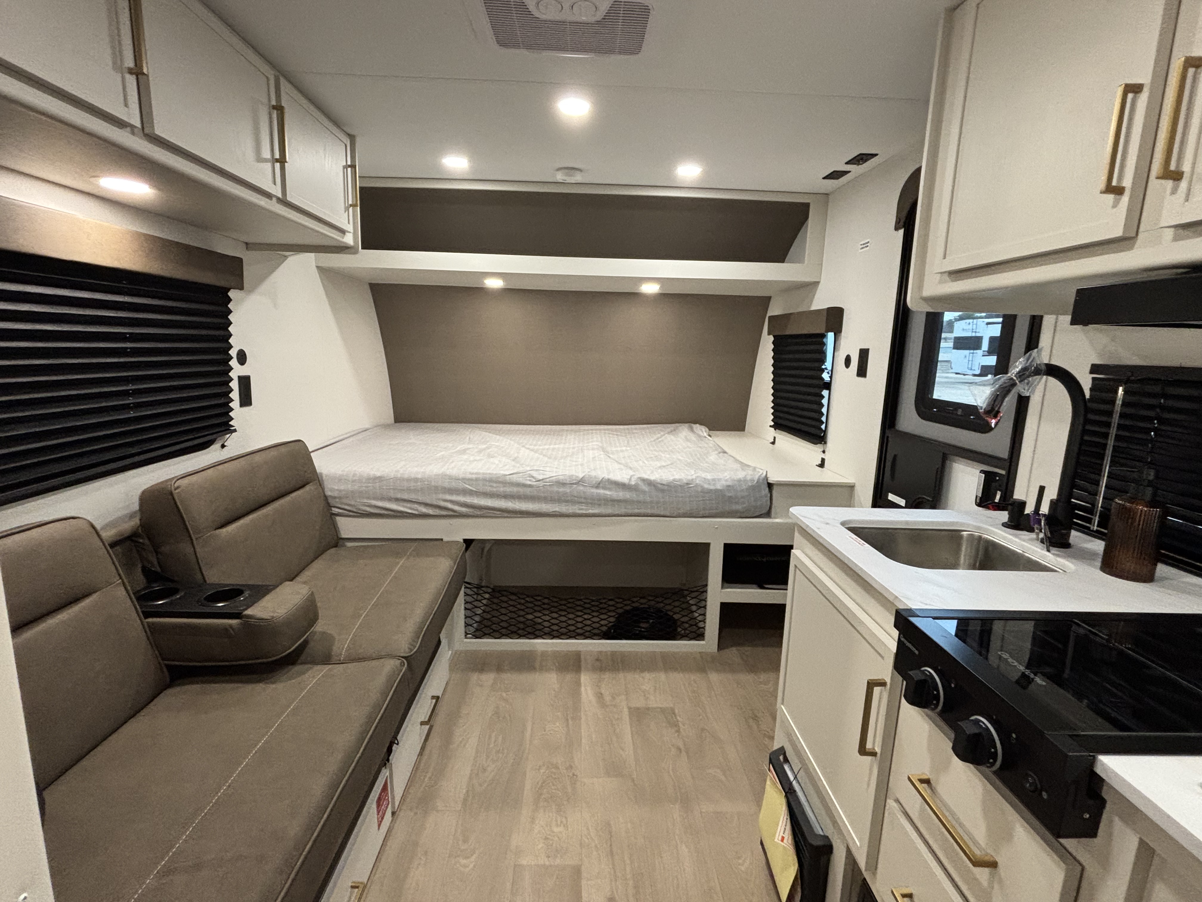 2026 Grand Design Transcend ONE 151BH - Image 12
