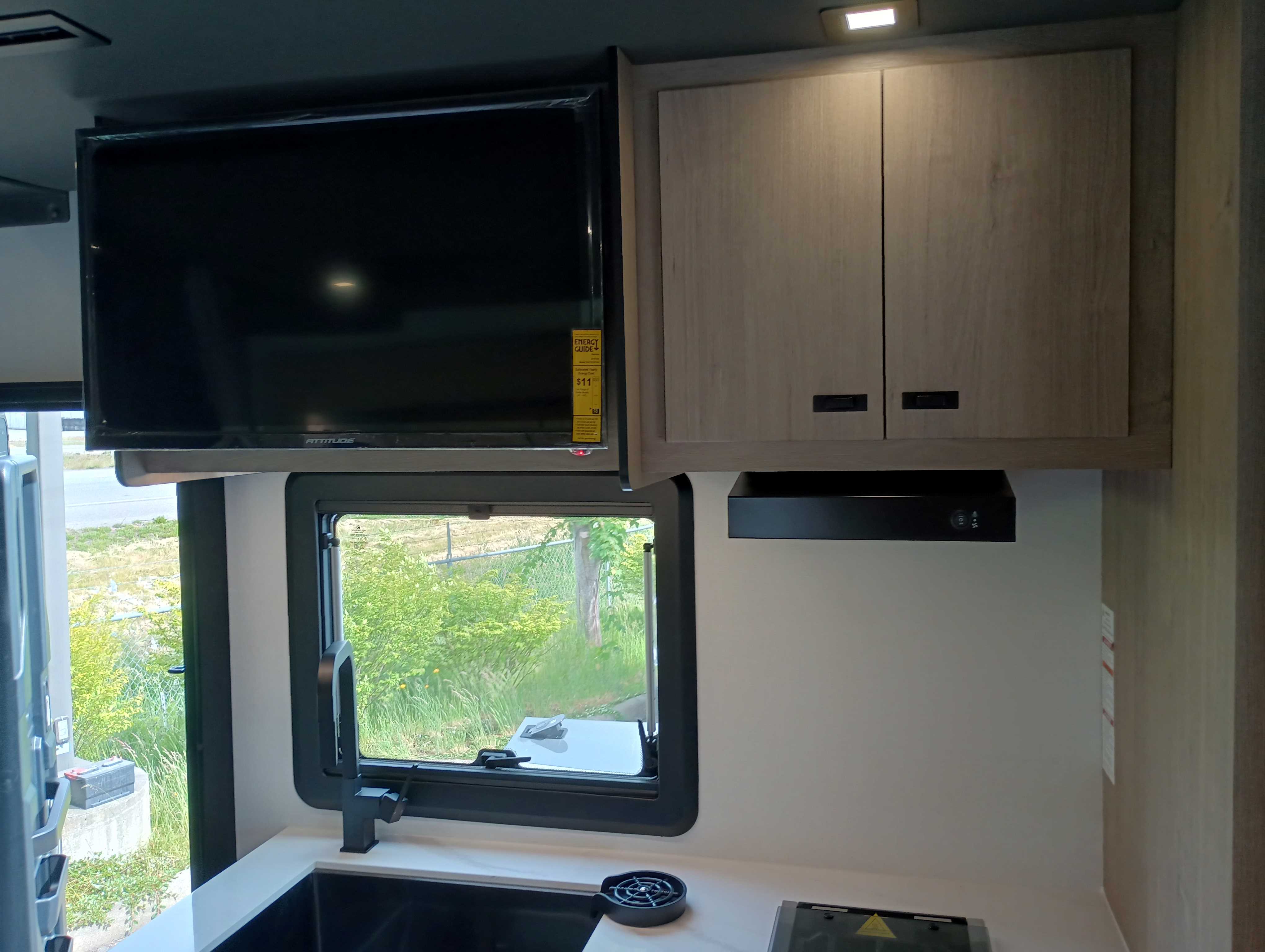 2027 Grand Design Lineage Series M 25FW - Image 20