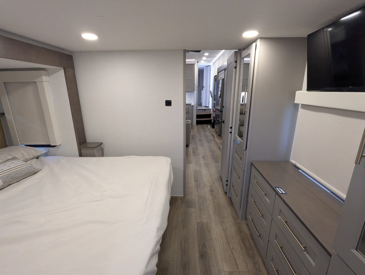 2026 Alliance RV Paradigm 395DS - Image 36