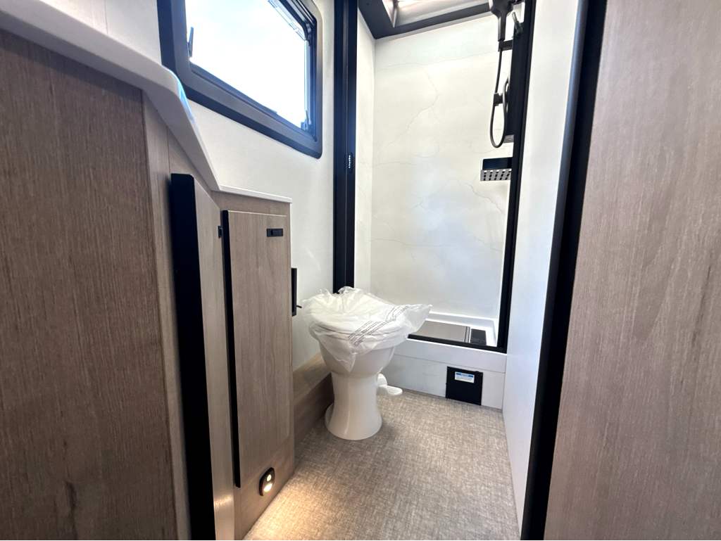 2027 Grand Design Lineage Series M 25FW - Image 29