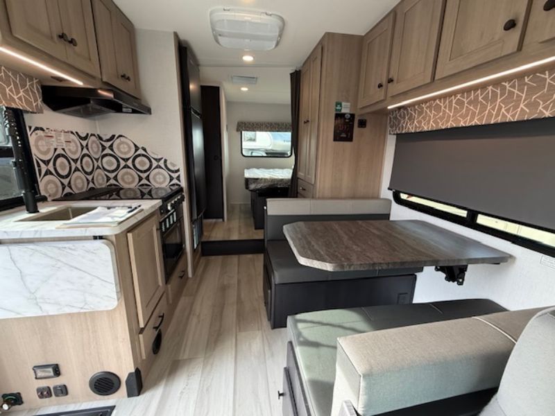 2026 Forest River Sunseeker LE 2250SLEF - Image 5