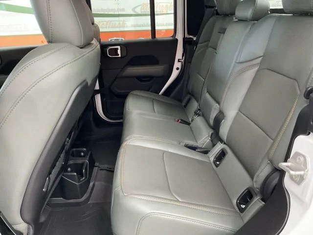 2026 Jeep Gladiator Mojave X 4x4 - Image 32