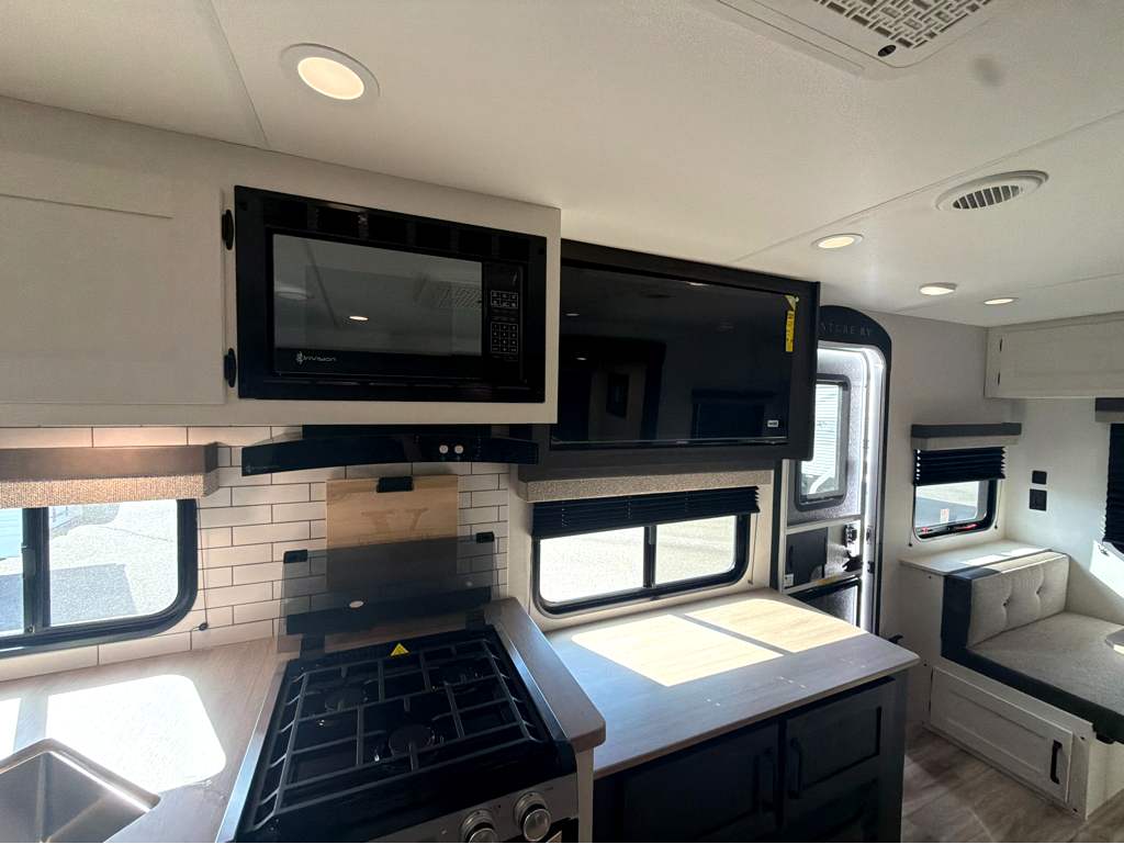 2027 VENTURE RV SIENNA 241VRD - Image 24
