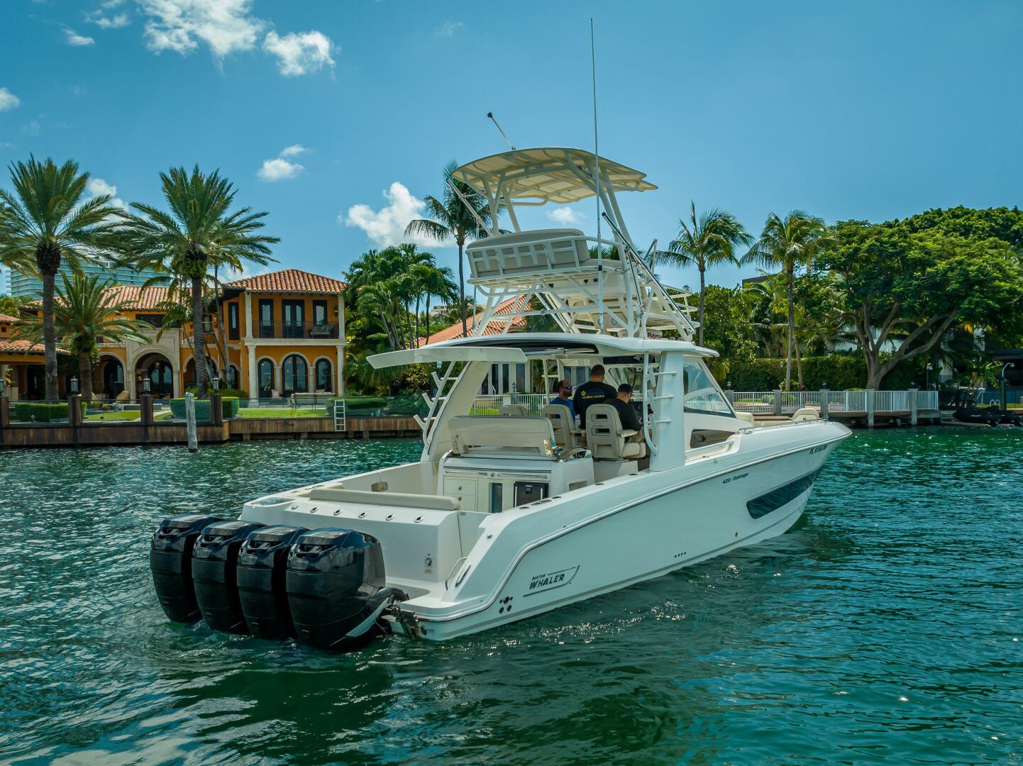 2016 Boston Whaler - Image 6