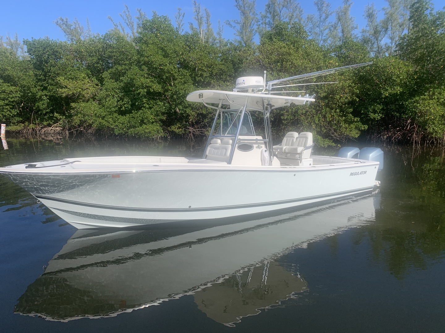 2010 Regulator 26 Forwarding Seating - Image 3