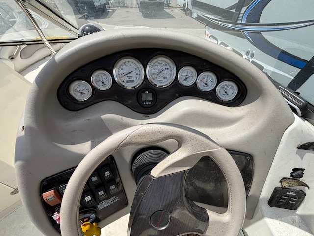 2004 STINGRAY 220DR - Image 16