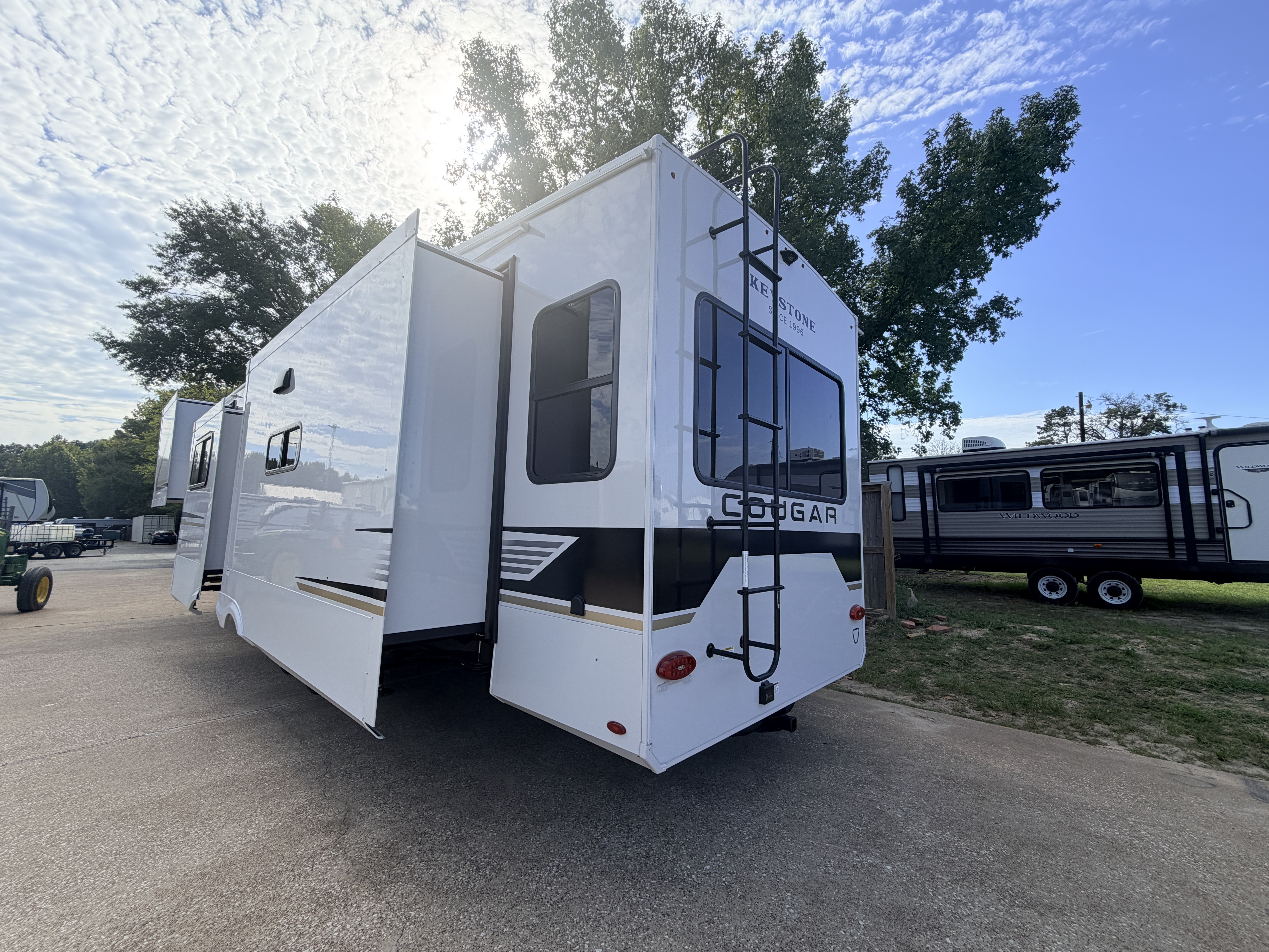2027 Keystone Cougar 360MBI - Image 5