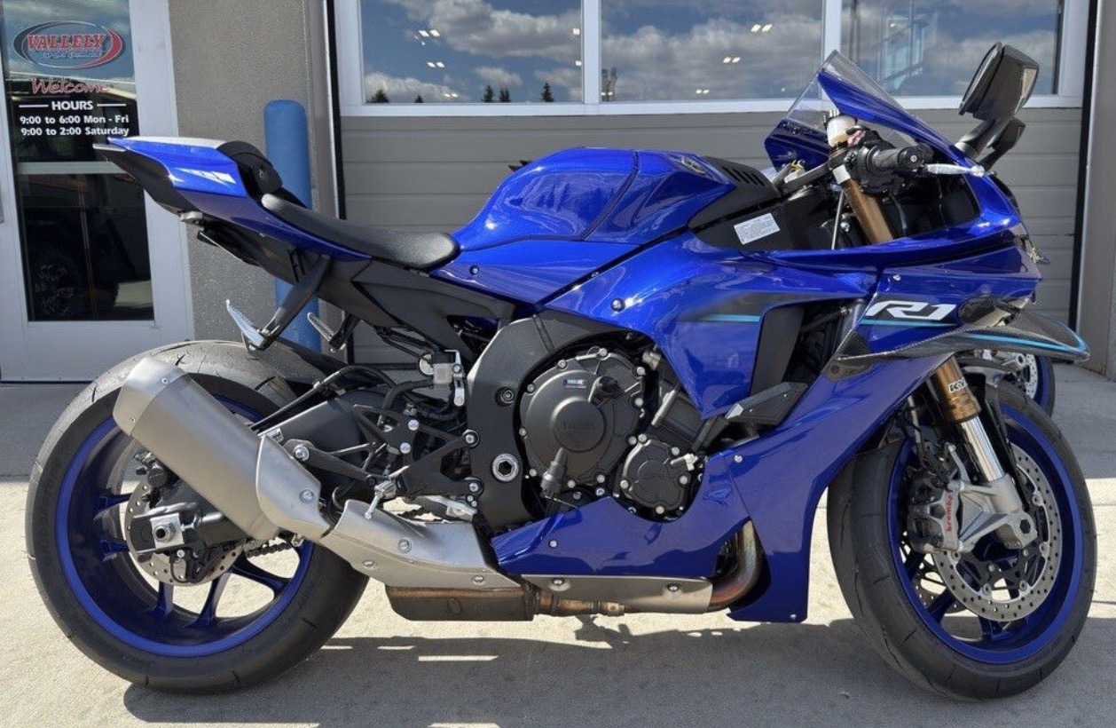 2027 Yamaha YZF R1 - Image 1