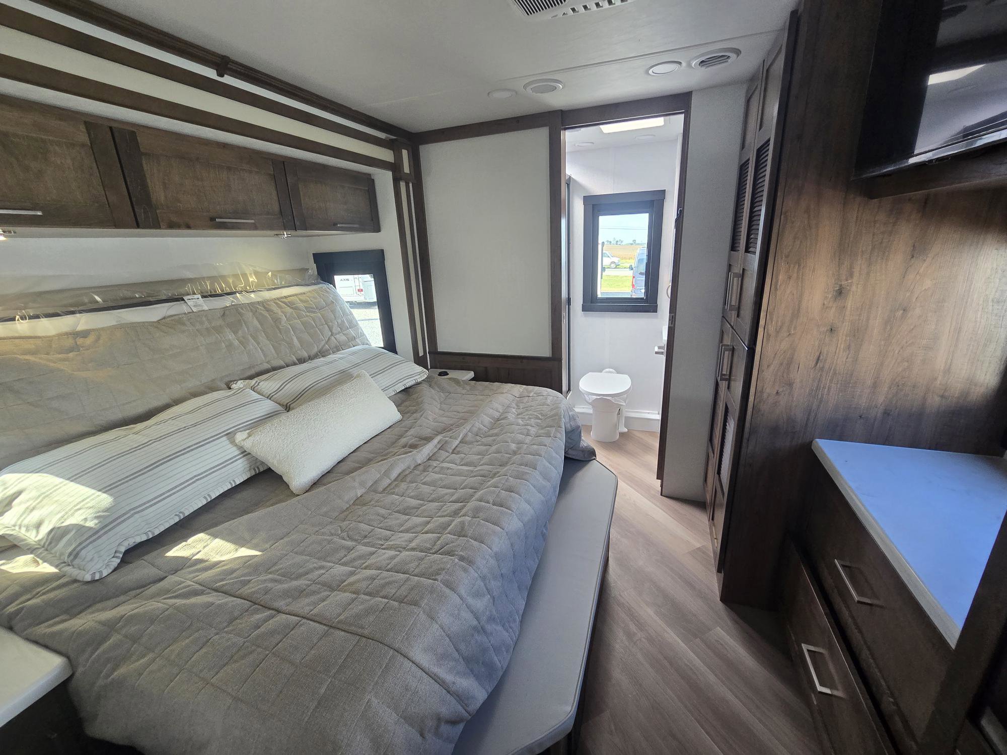 2026 JAYCO SENECA 37K - Image 32