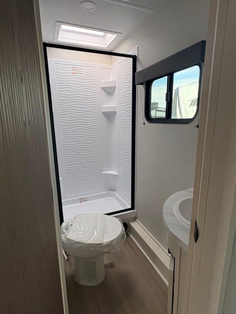 2026 Grand Design Momentum MAV 28MAV - Image 20