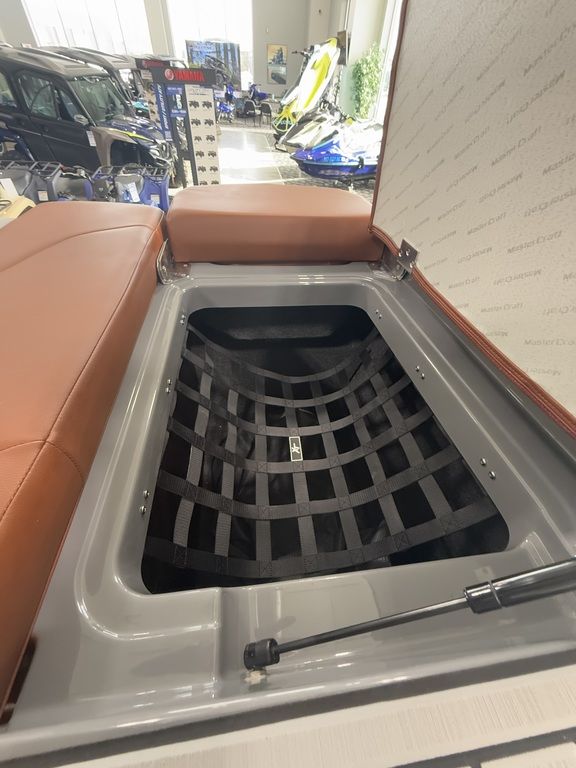 2025 MasterCraft XT22 - Image 29