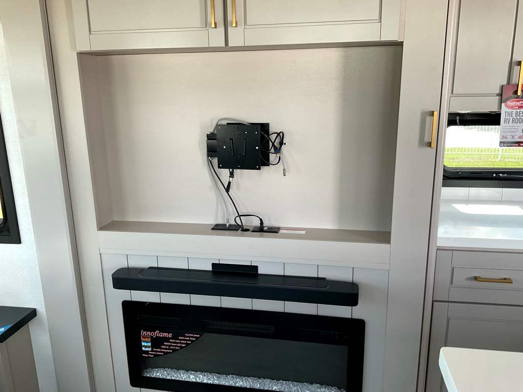 2027 JAYCO NORTH POINT 310RLTS - Image 16