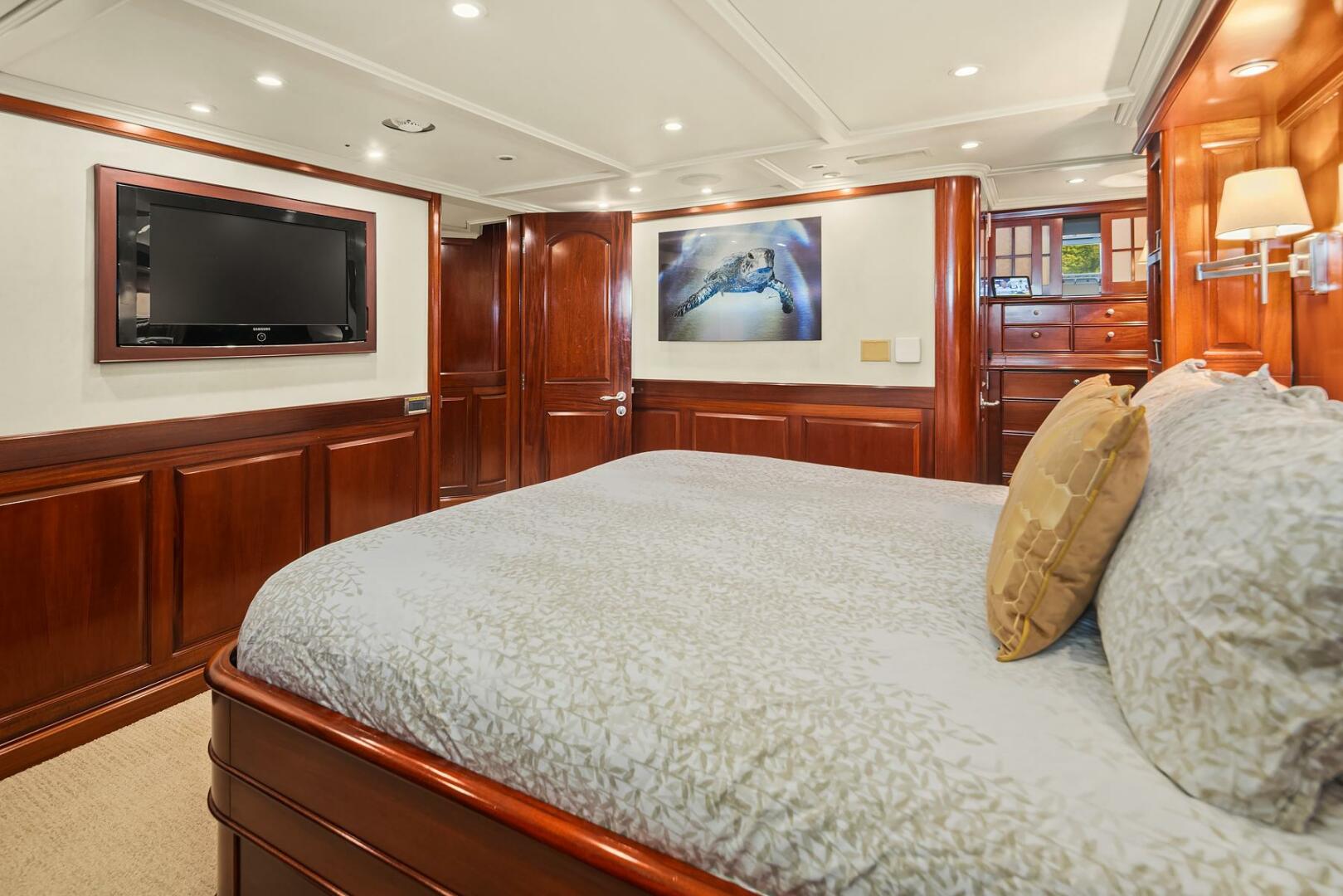 2001 Rayburn Custom Yachts Flush Deck - Image 27