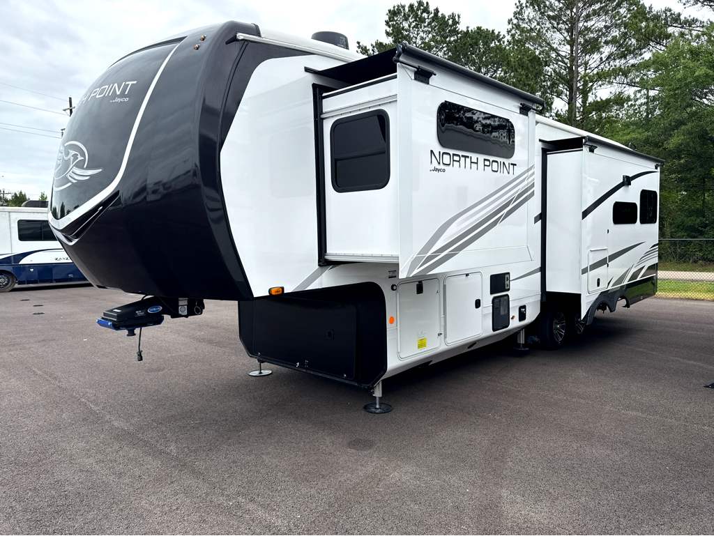 2025 JAYCO NORTH POINT 310RLTS - Image 4