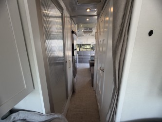 2026 AIRSTREAM CLASSIC 28RBT - Image 22