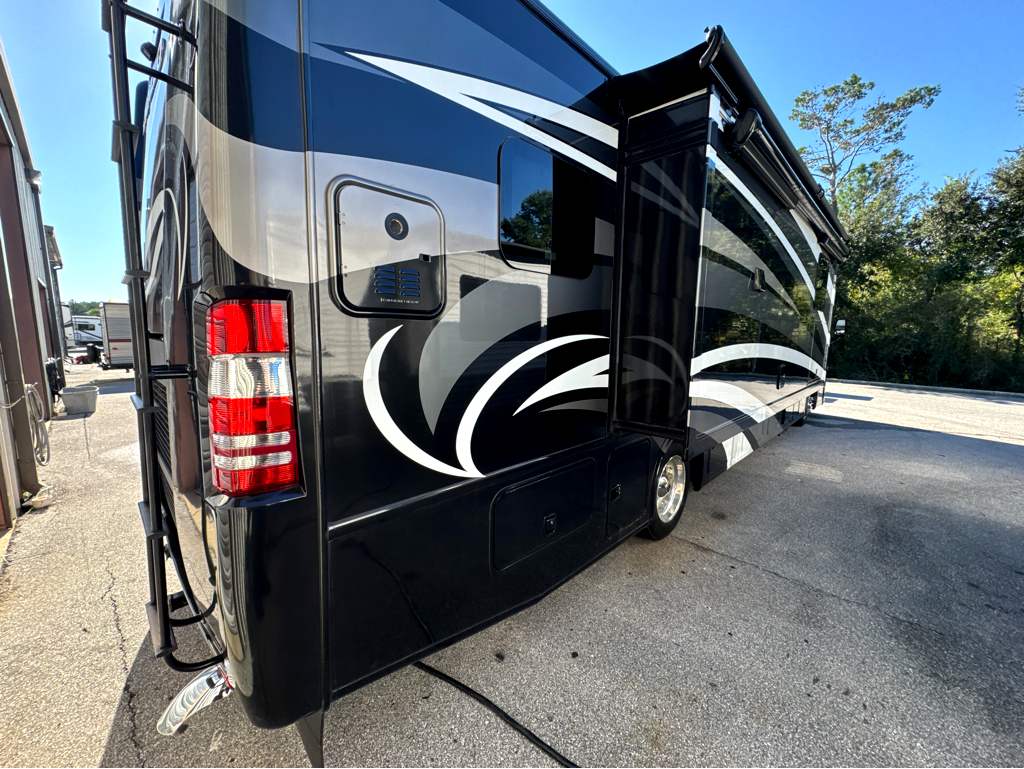 2019 THOR MOTOR COACH PALAZZO 37.4 - Image 4
