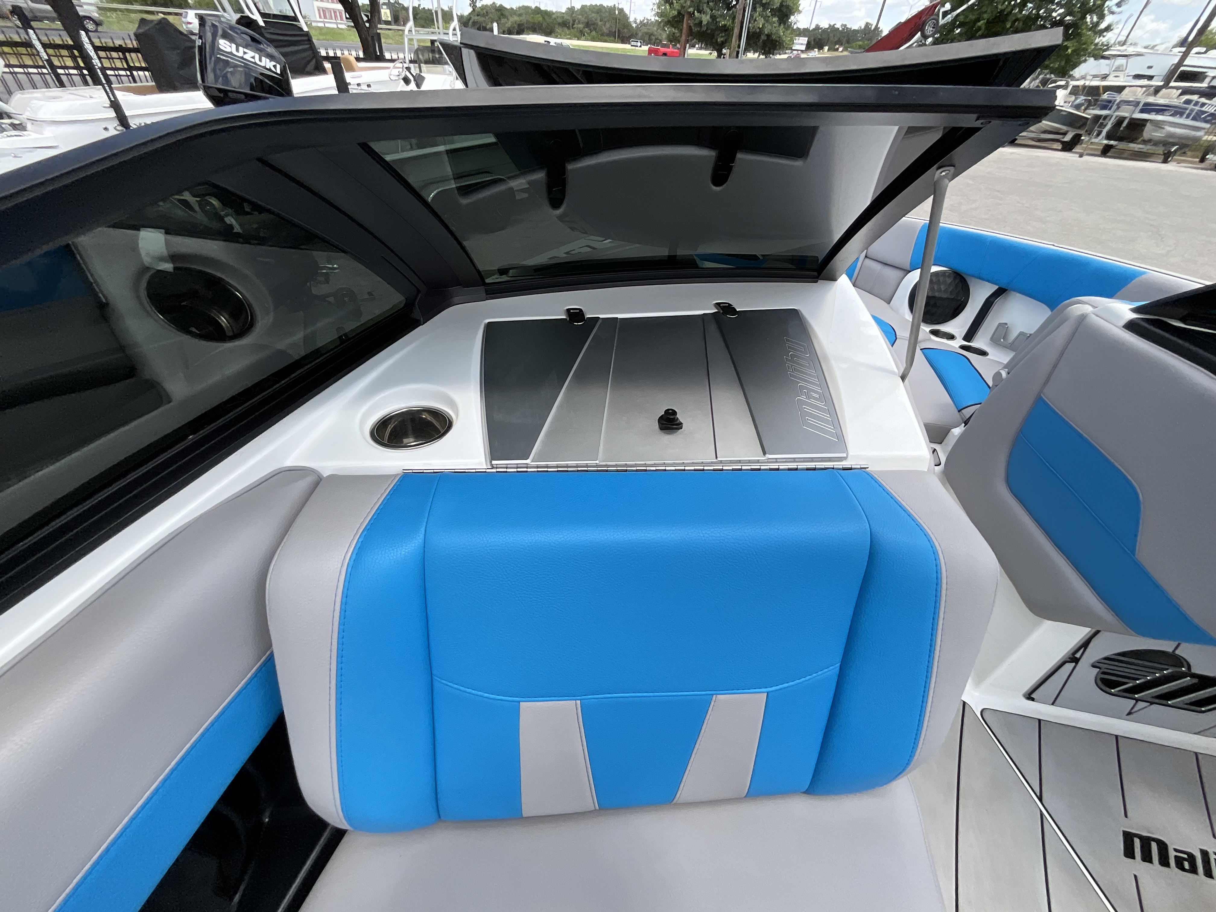 2022 MALIBU 23LSV - Image 24