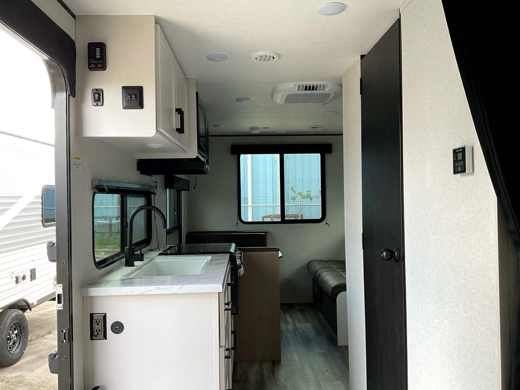 2026 JAYCO Jay Flight SLX 210QB - Image 6