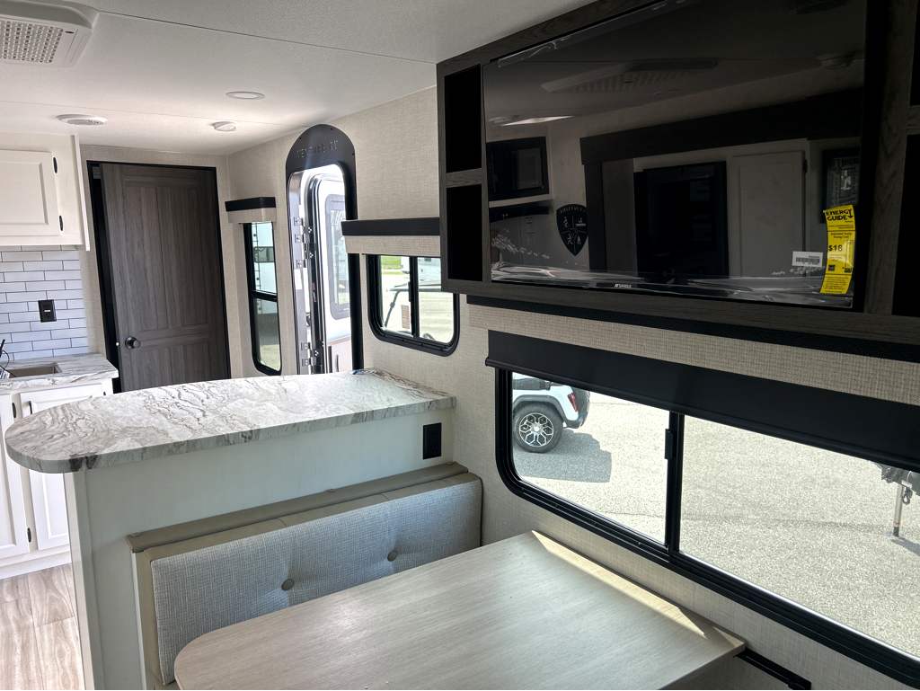 2026 VENTURE RV STRATUS 302VBH - Image 18