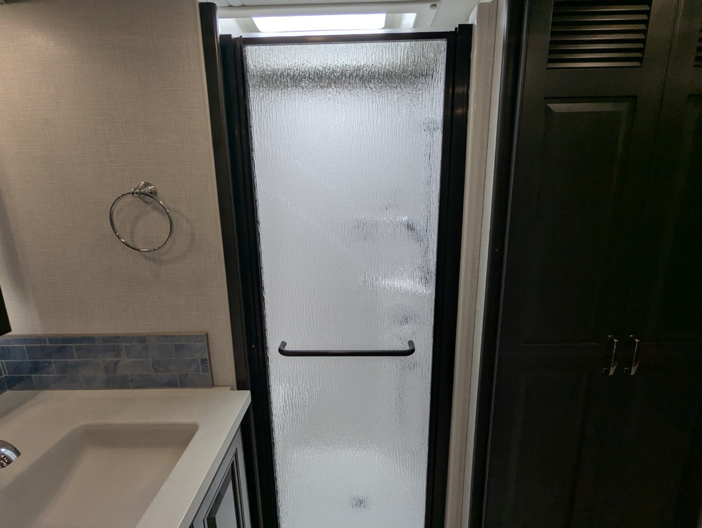 2026 Fleetwood Discovery 38W - Image 35