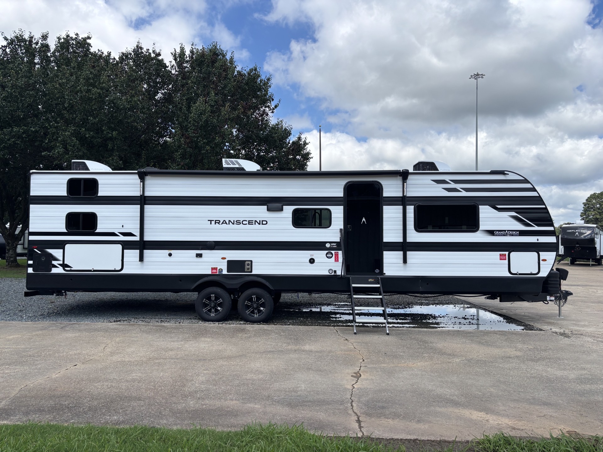 2027 Grand Design Transcend 335BHT - Image 2