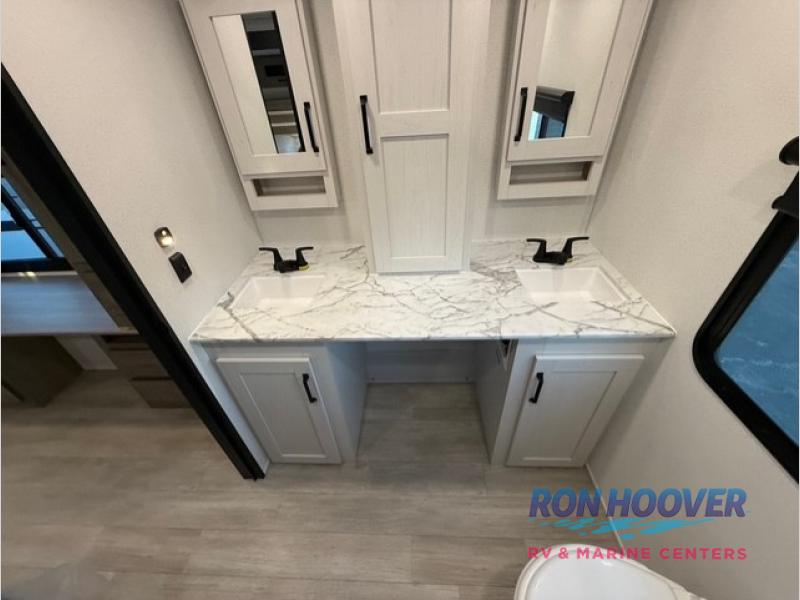 2026 PALOMINO 3300FLBS - Image 12