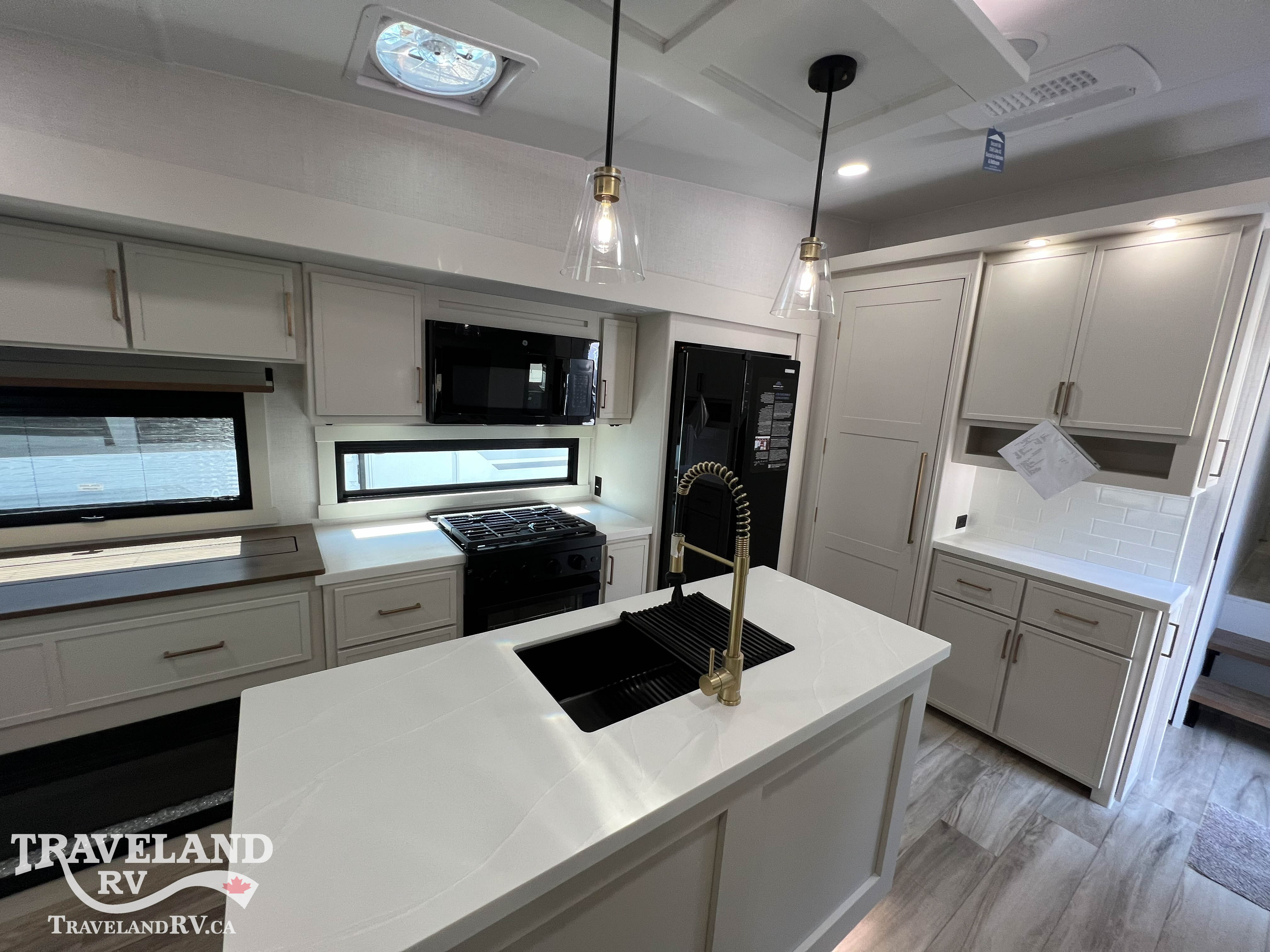 2027 Brinkley RV Model Z 3610 - Image 8