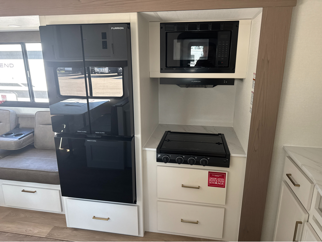2027 GRAND DESIGN TRANSCEND 26BHX - Image 3
