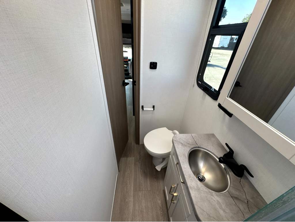2027 ENTEGRA COACH ODYSSEY 24B - Image 17