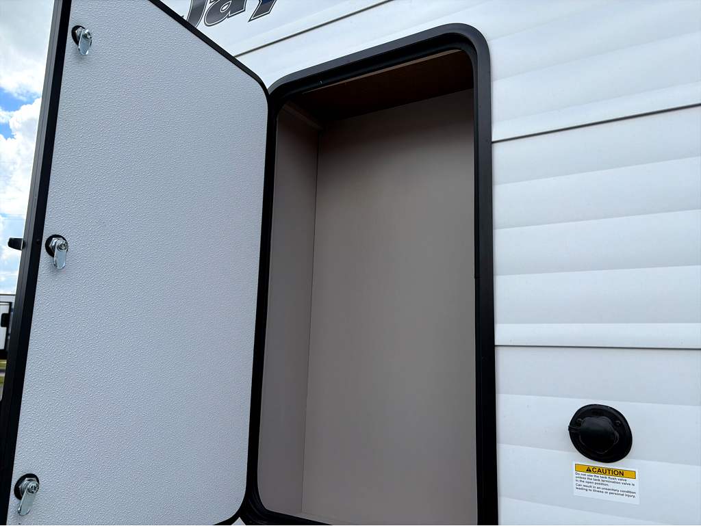 2027 JAYCO JAY FLIGHT 295TBS - Image 7