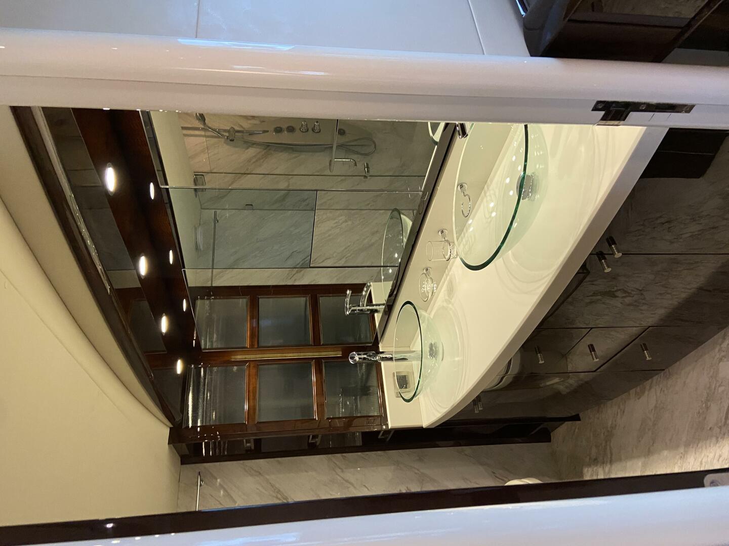 2009 Lazzara Yachts LSX 75 - Image 22