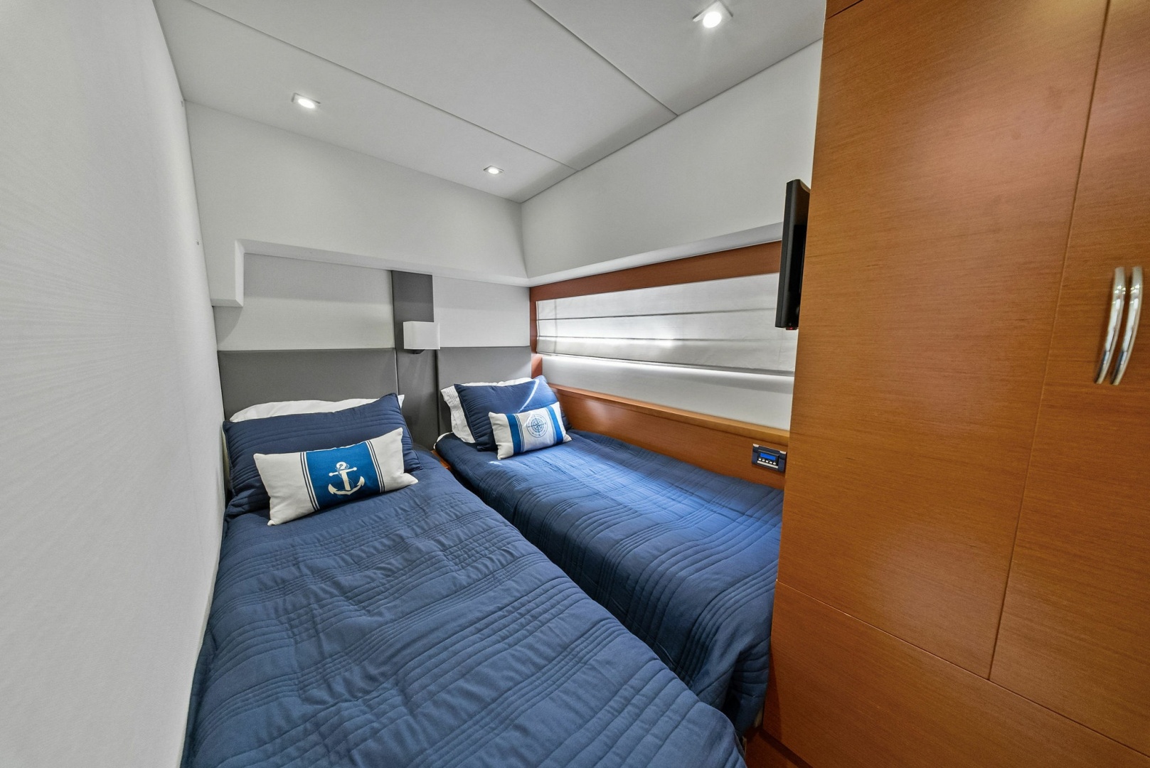 2015 Prestige 550 Base - Image 51
