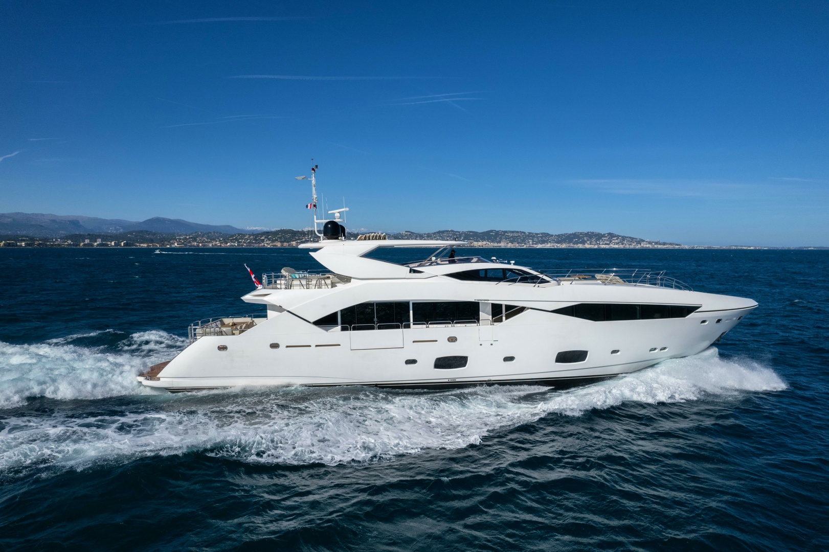 2014 Sunseeker Sunseeker 115 Sport Yacht - Image 1