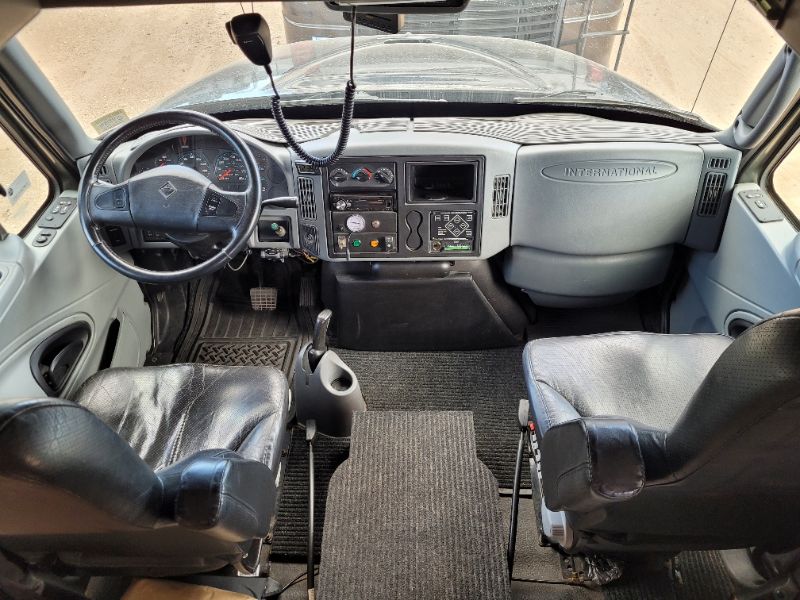 2008 Gulf Stream Conquest Super Nova 6372 - Image 3