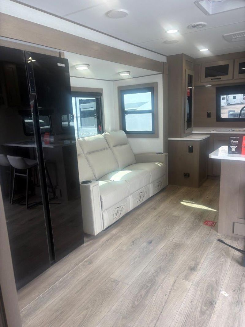 2026 Grand Design Reflection Travel Trailer 322FKTS - Image 28