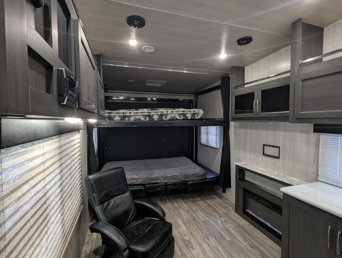 2022 Genesis Supreme Wanderer 28SAWL - Image 6
