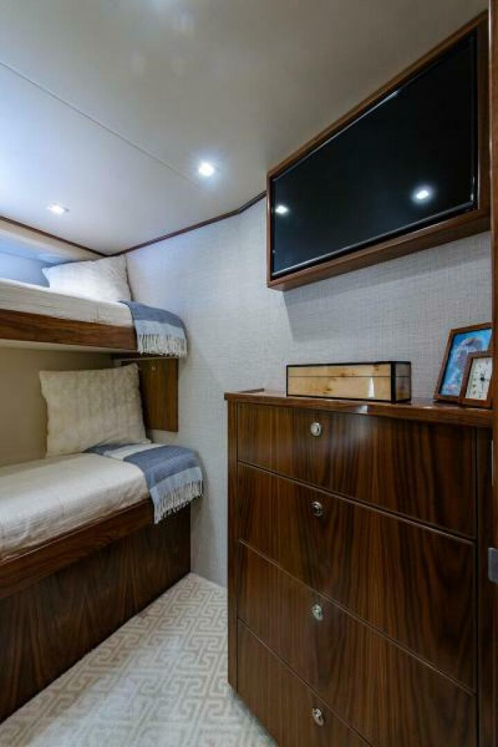 2018 Viking Enclosed Flybridge - Image 33