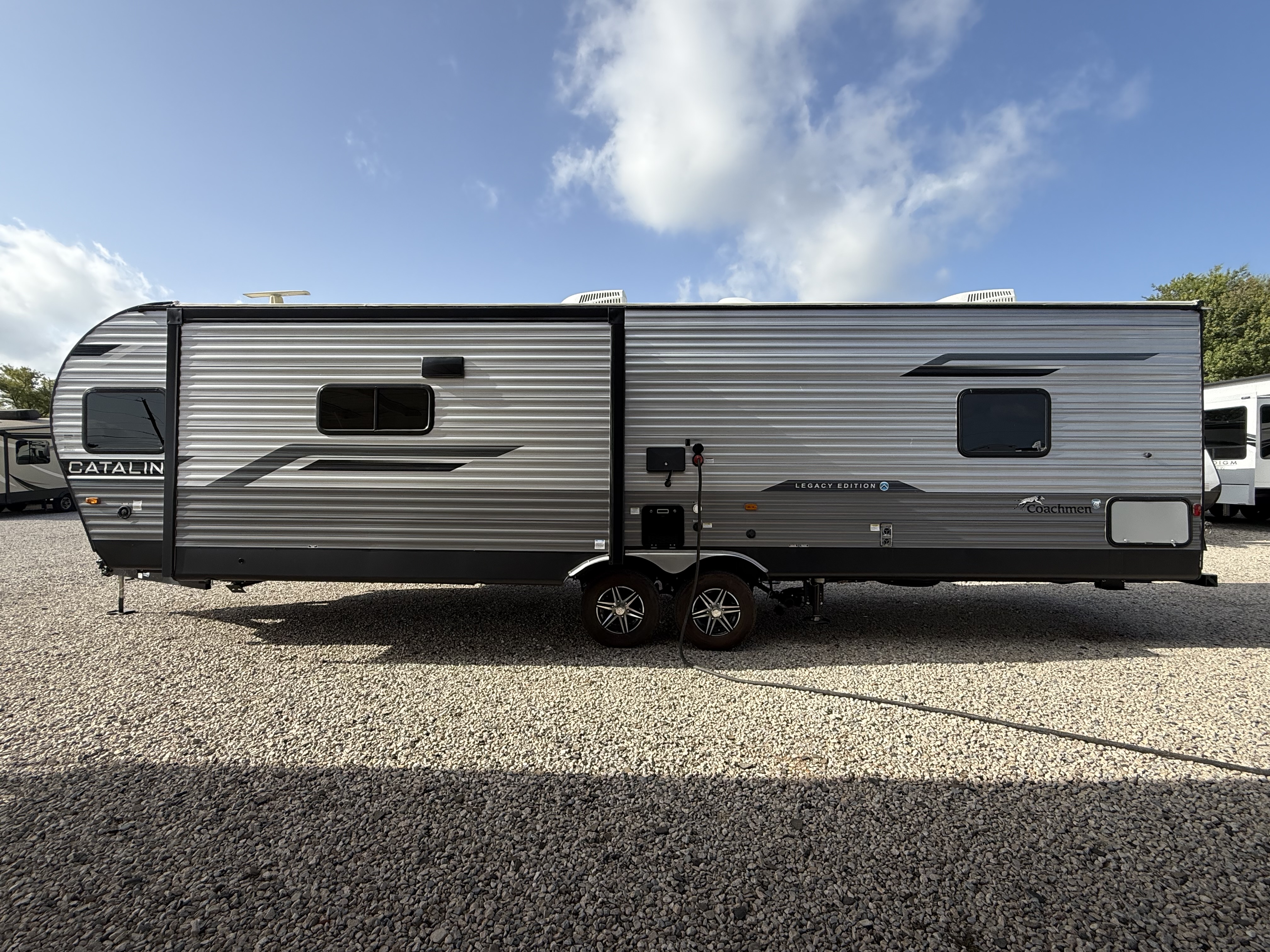 2024 Coachmen Catalina Legacy Edition 283FEDS - Image 4