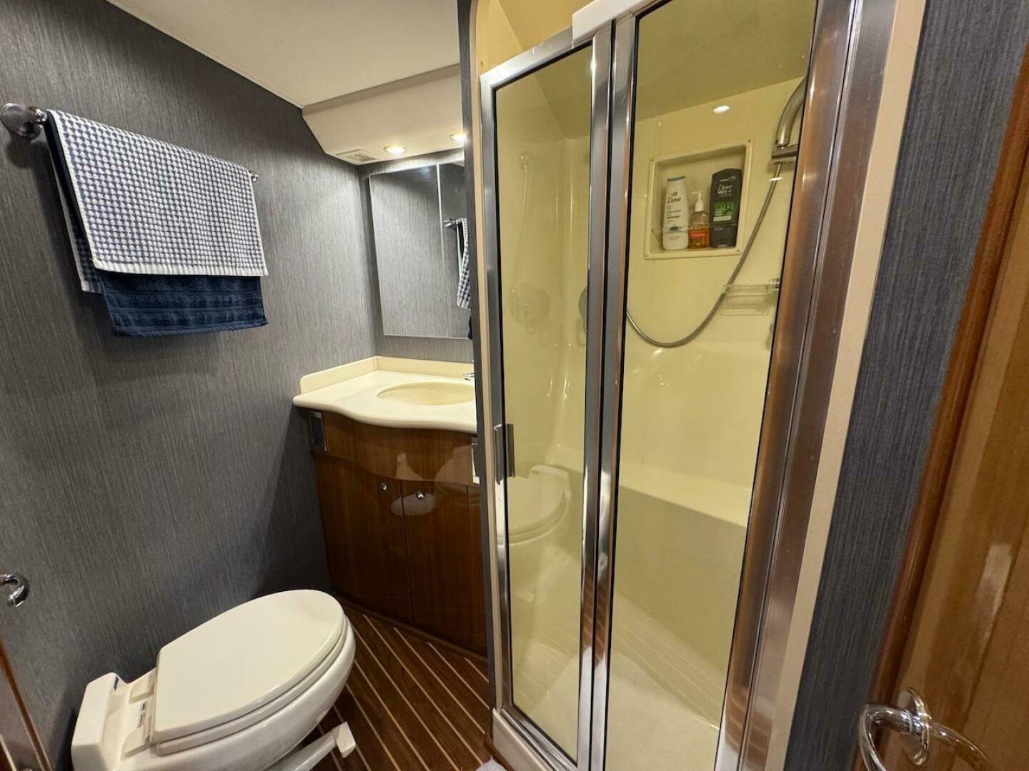 2007 VIKING 52 Convertible Base - Image 24