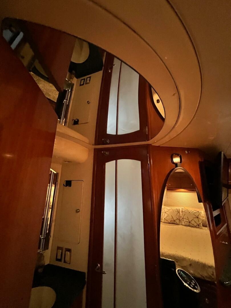 2000 Carver 506 Motor Yacht - Image 22