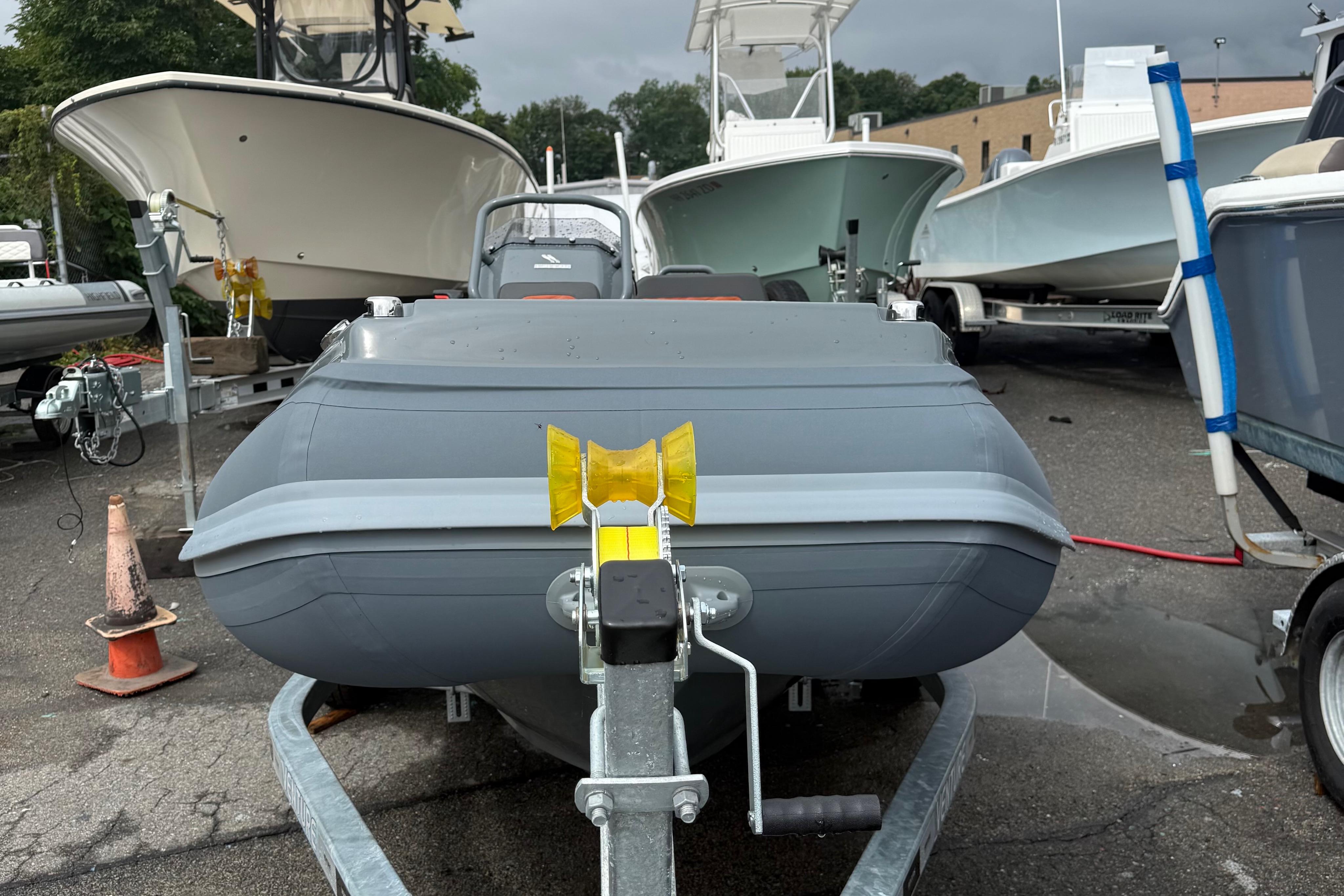 2025 Highfield Sport 420 Standard - Image 3