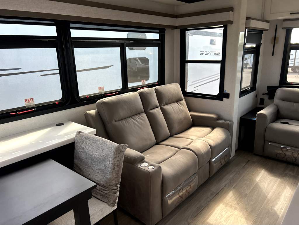 2027 JAYCO PINNACLE 32RLTS - Image 11