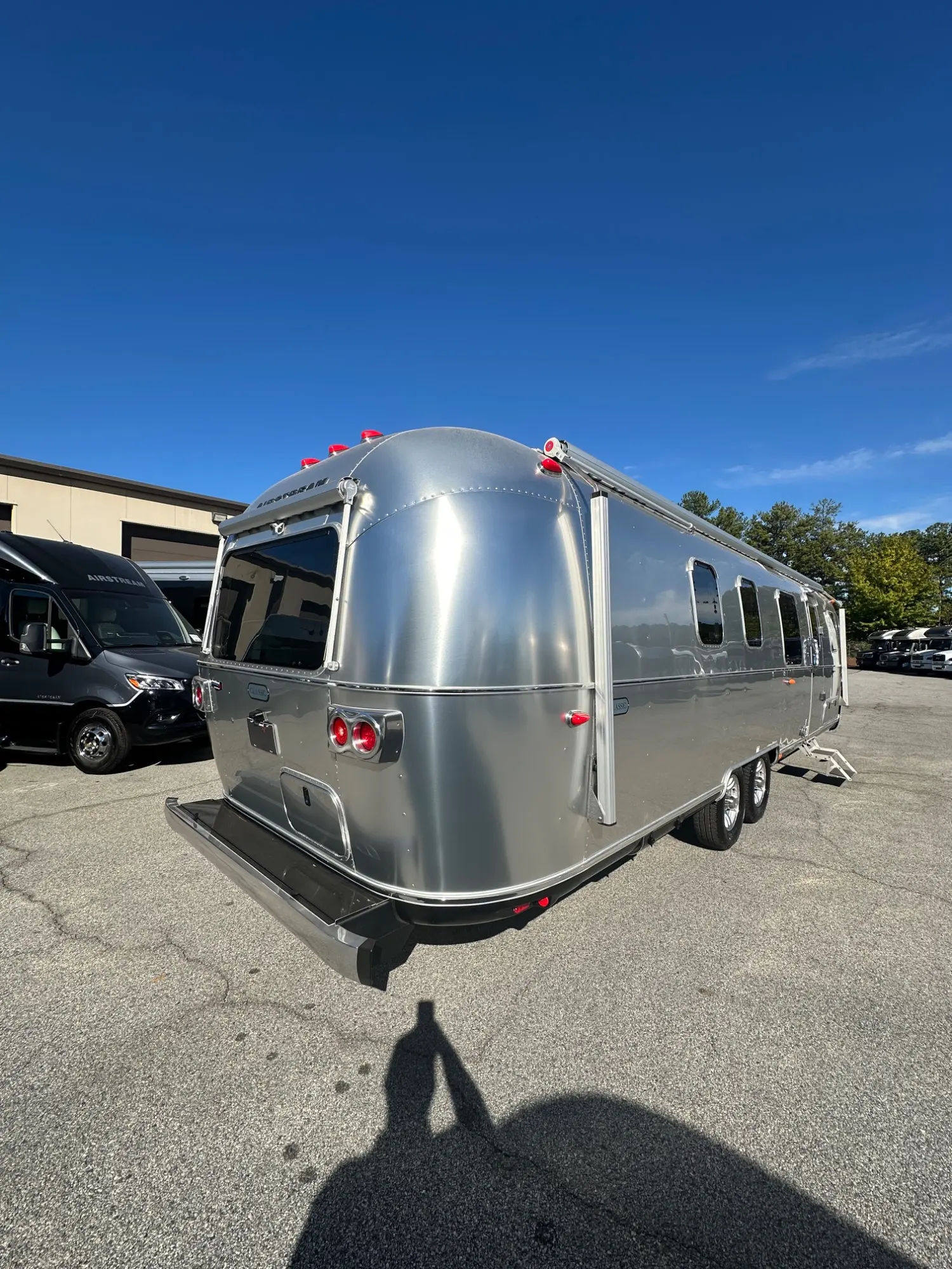 2027 Airstream Classic 33FBT - Image 3