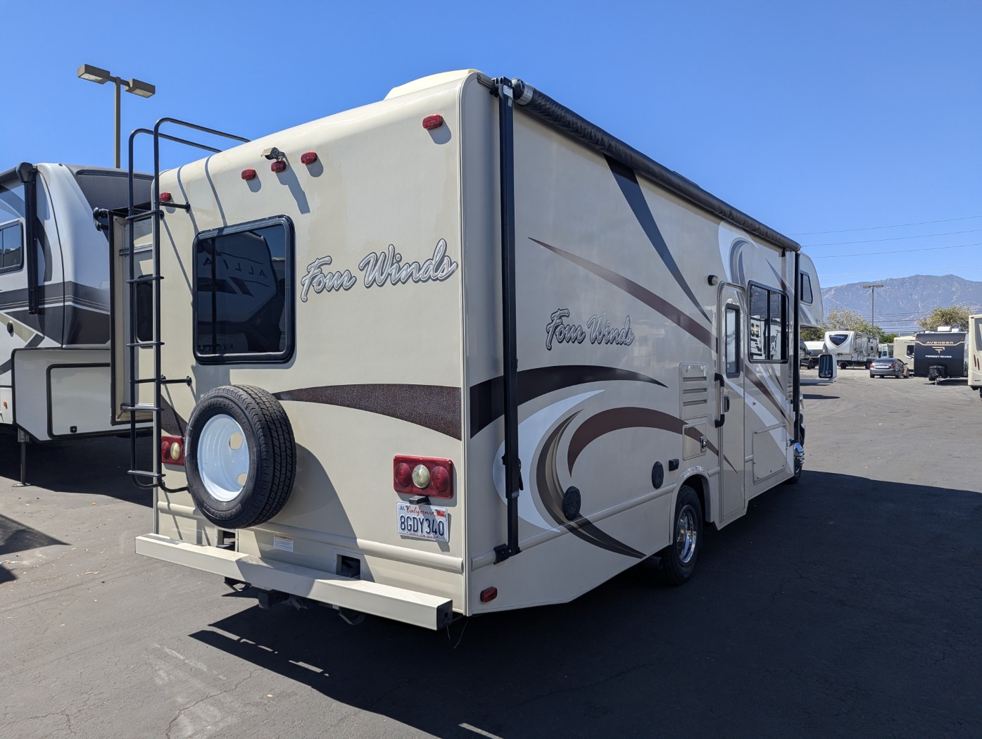 2017 Thor Motor Coach Four Winds 26B - Image 6