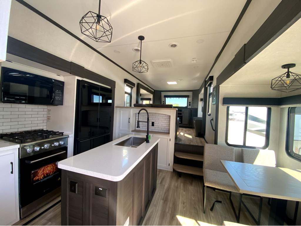 2026 VENTURE RV SPORTTREK 365VFL - Image 10