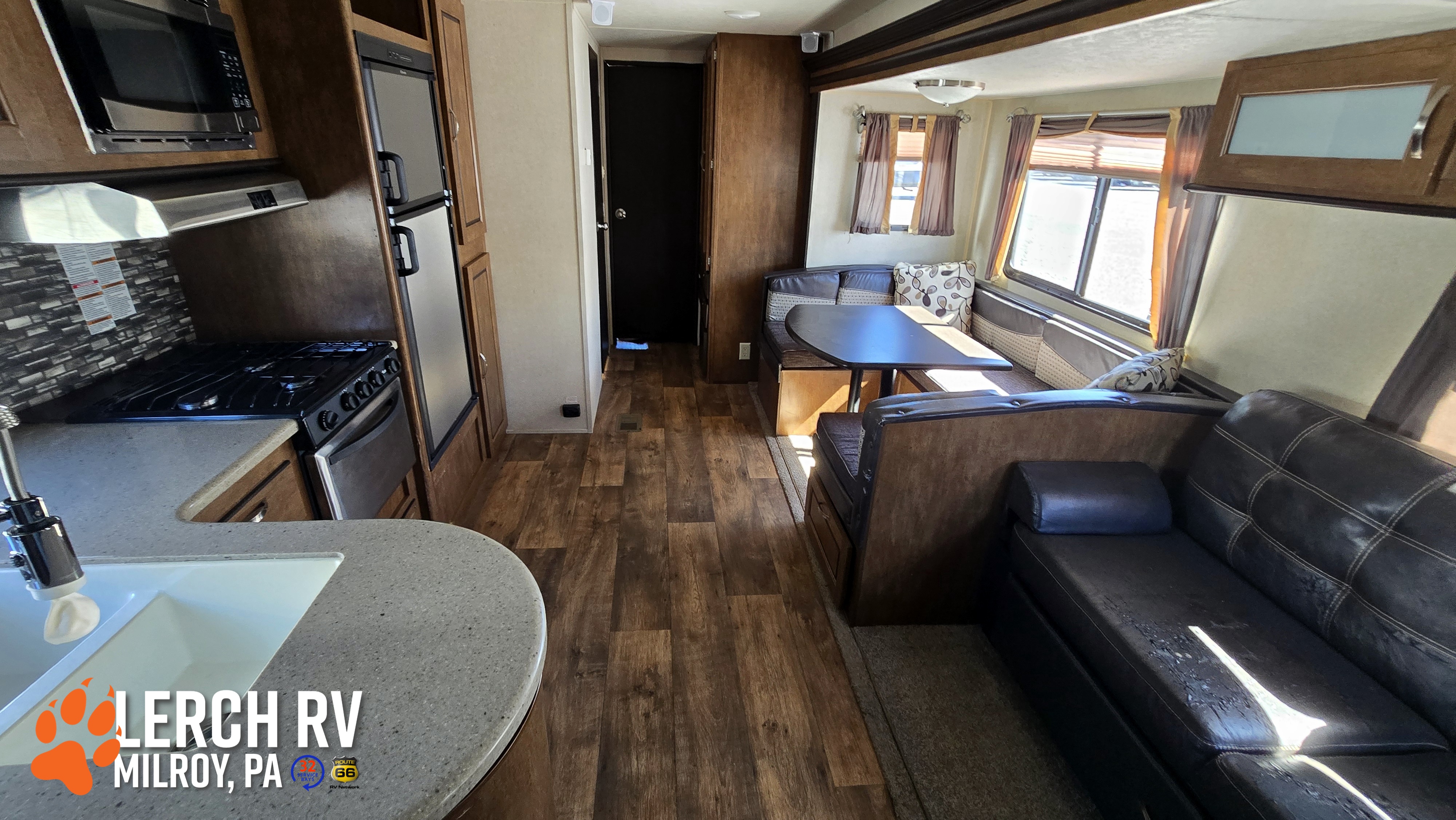 2017 Forest River Salem T32BHDS - Image 8