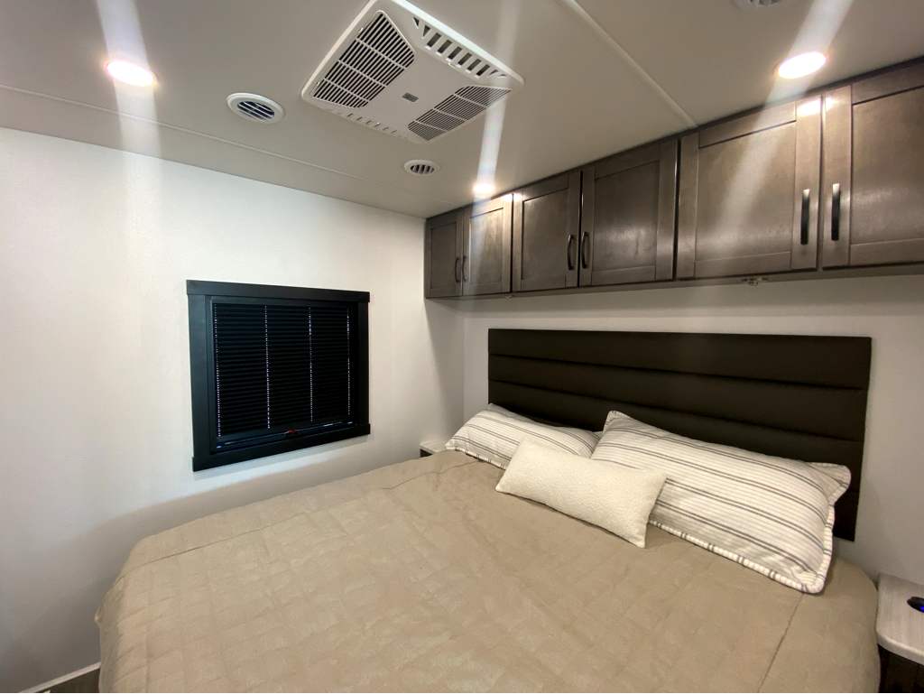 2026 ENTEGRA COACH VISION XL 34G - Image 30